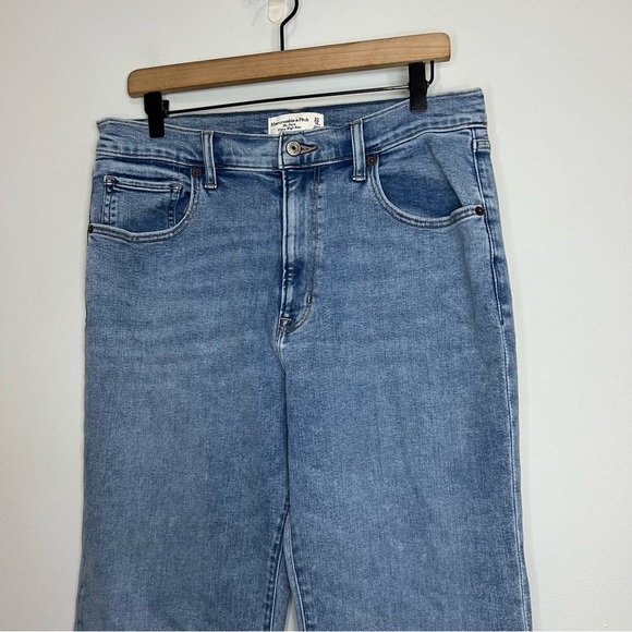 Abercrombie & Fitch Blue The Flare Wide Leg ultra high rise Jeans size 34/14s - Picture 3 of 7